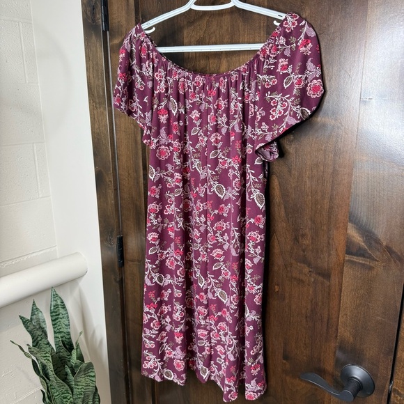 Eye Candy 1x Women’s Burgundy and Pink Floral Dress off-shoulder - Picture 8 of 9
